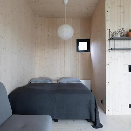 Peaceful Scandinavian Tiny House Near Airport *