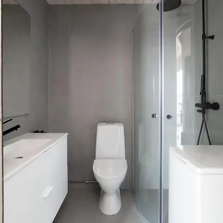 Peaceful Scandinavian Tiny House Near Airport *